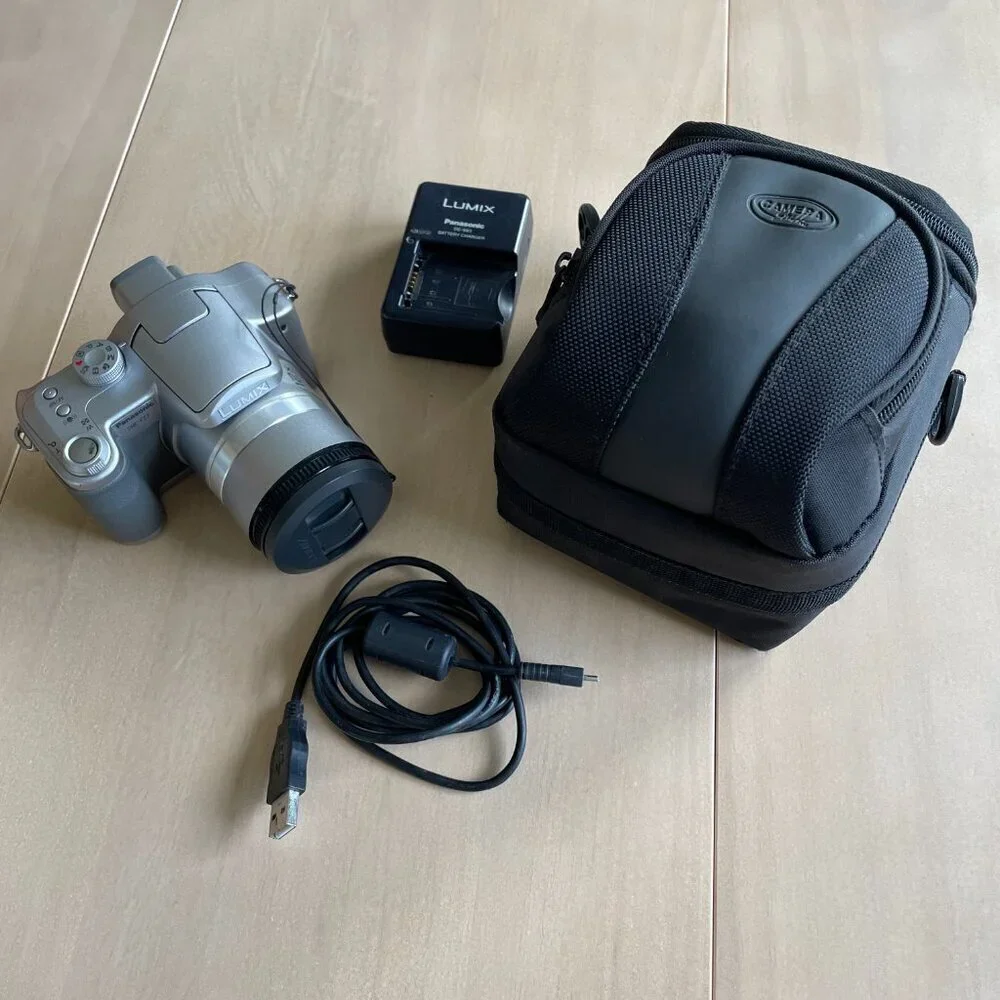 Panasonic Lumix DMC-FZ7S‎ 6MP Digital Camera ,12x Optical Image Stabilized Zoom